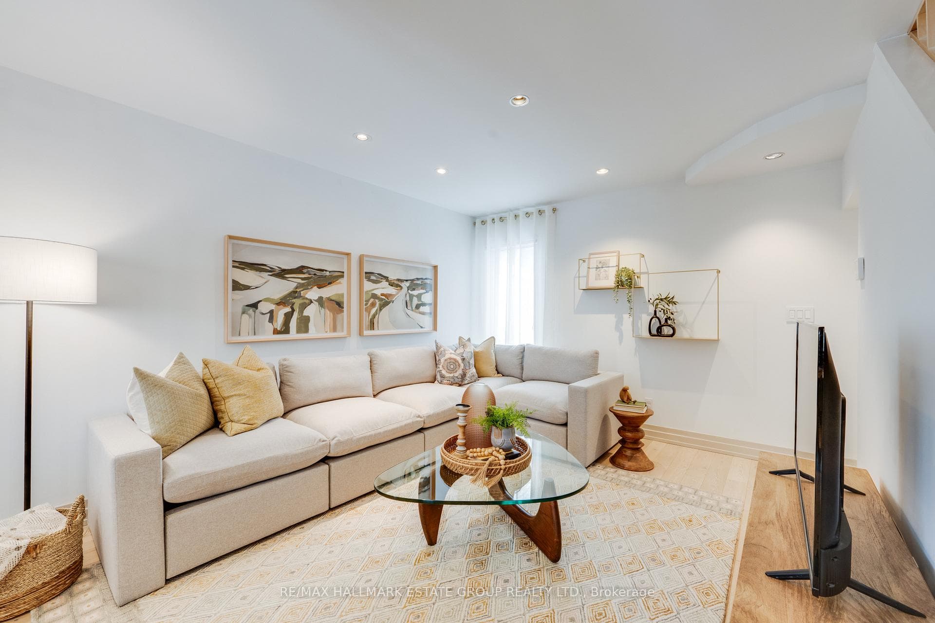 144 Glebemount Avenue photo 8