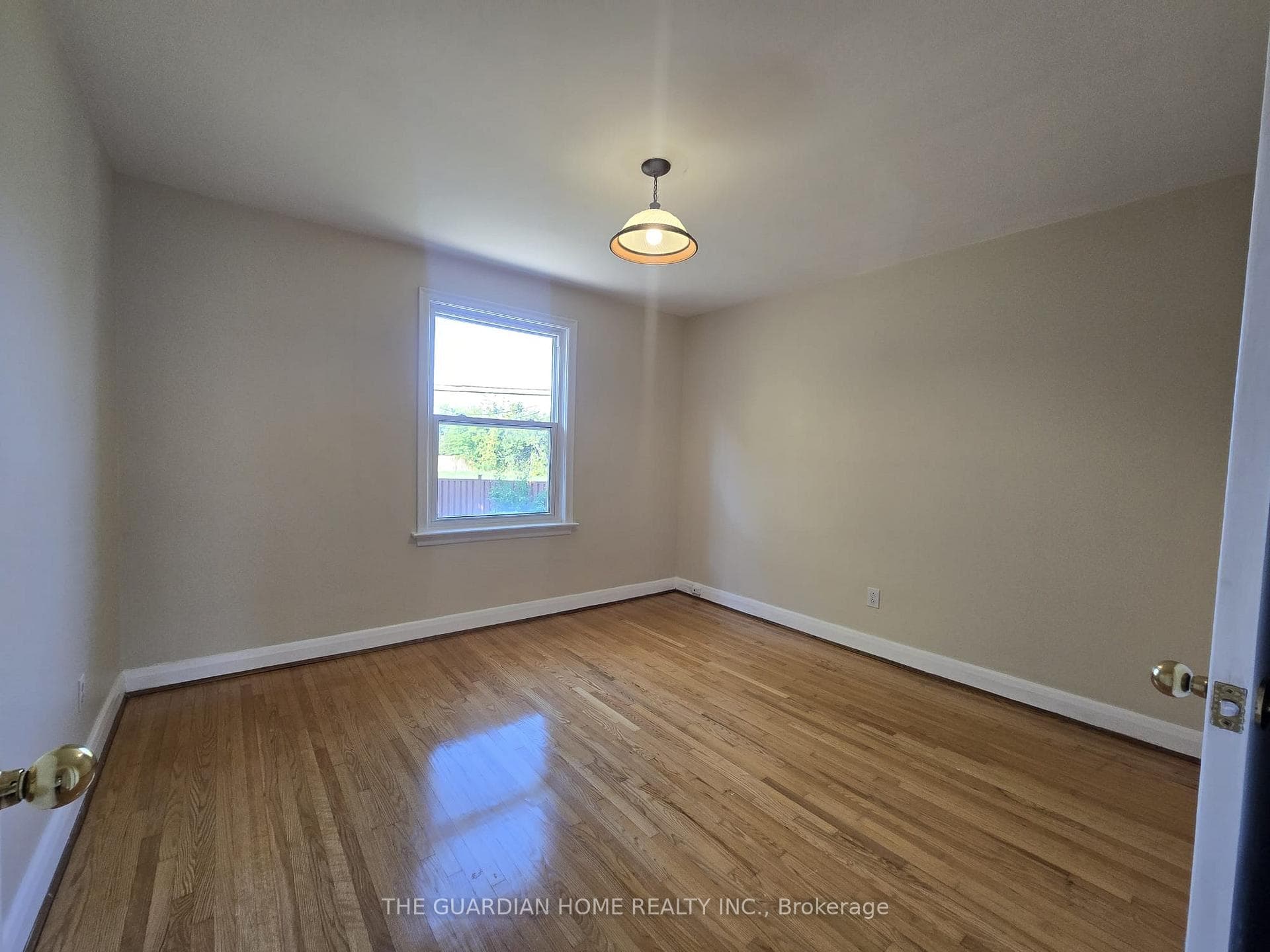 15 Princemere Crescent photo 6