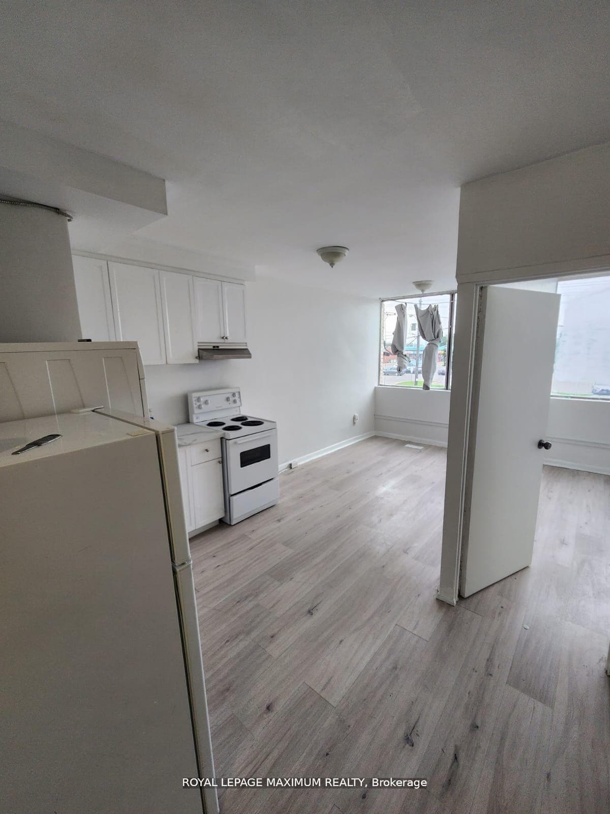 827 Albion Road photo 2