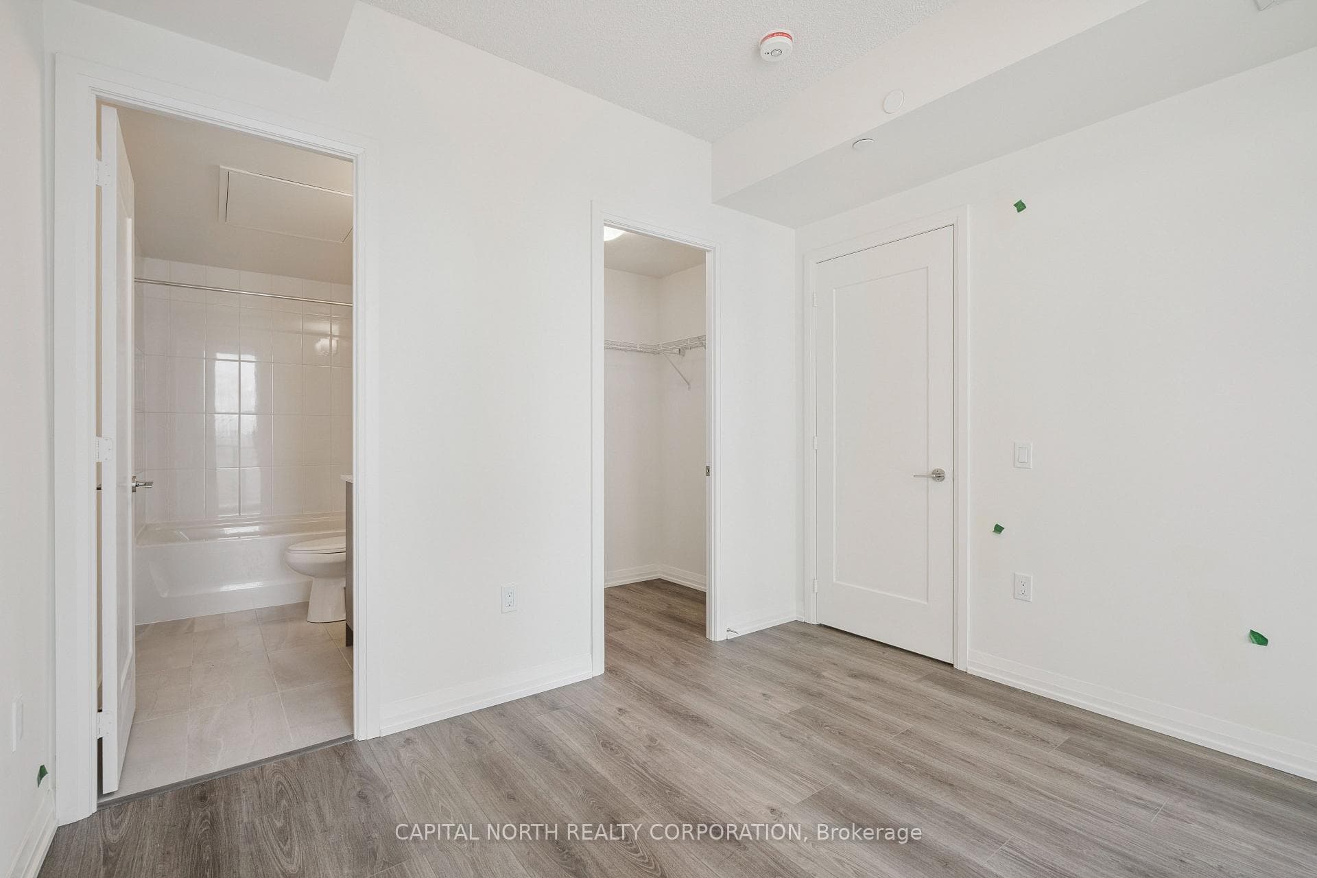 8960 Jane Street Unit 815 photo 24