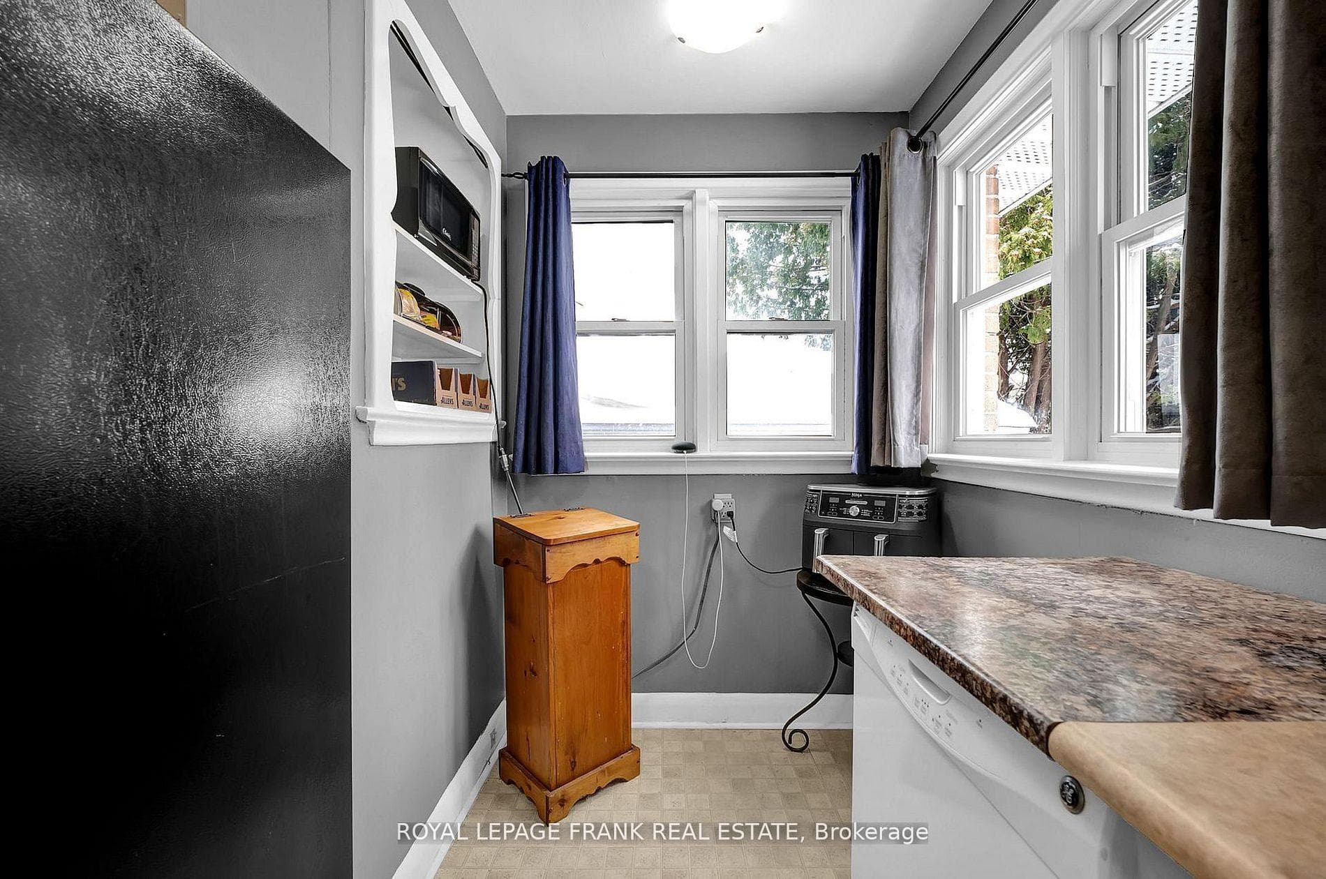 133 Abbott Boulevard photo 11