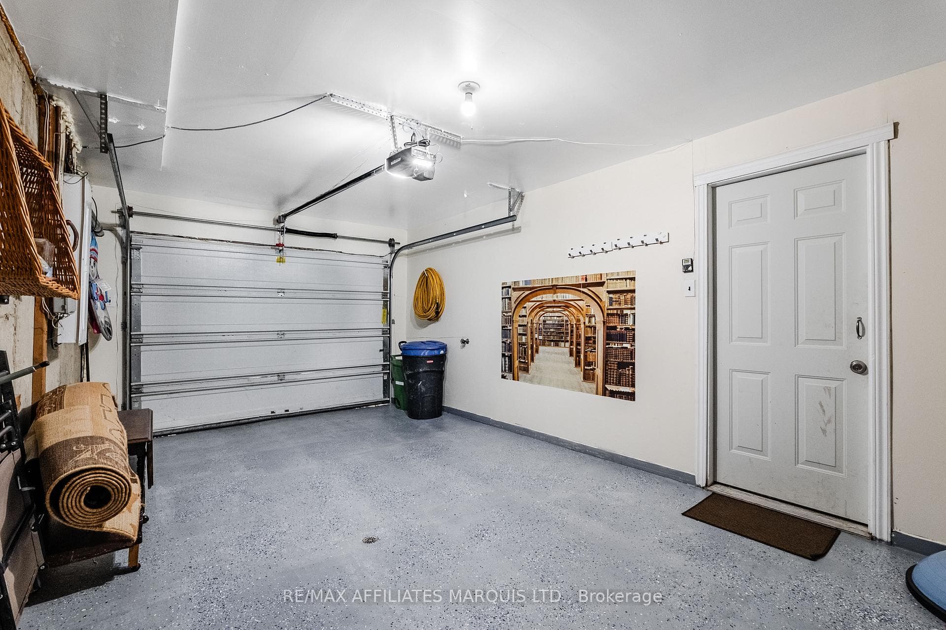 812 Glengarry Boulevard photo 36