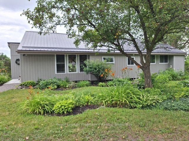 659 Moira Road photo 39