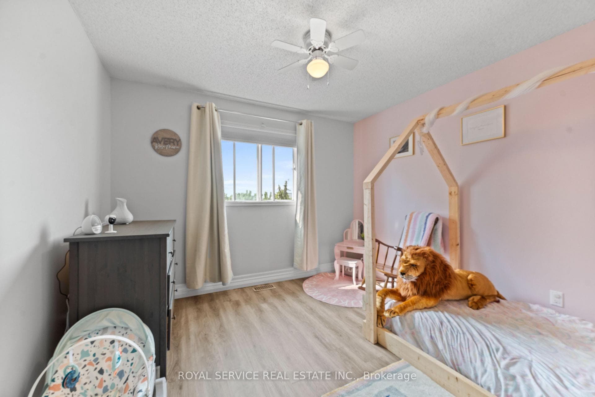 13 Burnham Boulevard photo 31