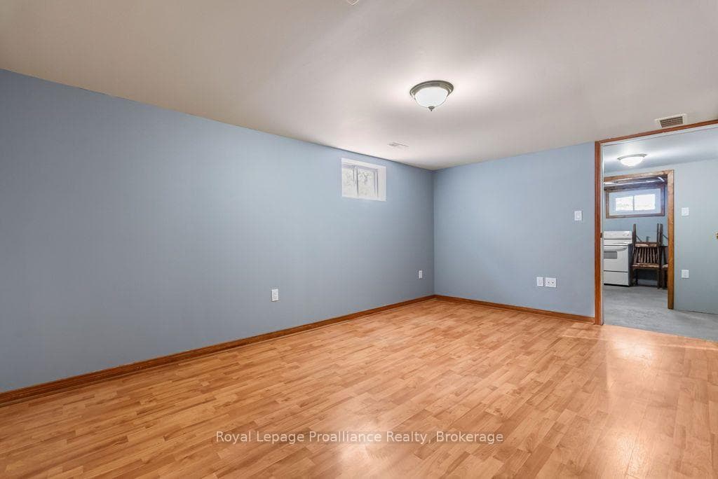 76 Wright Avenue photo 25