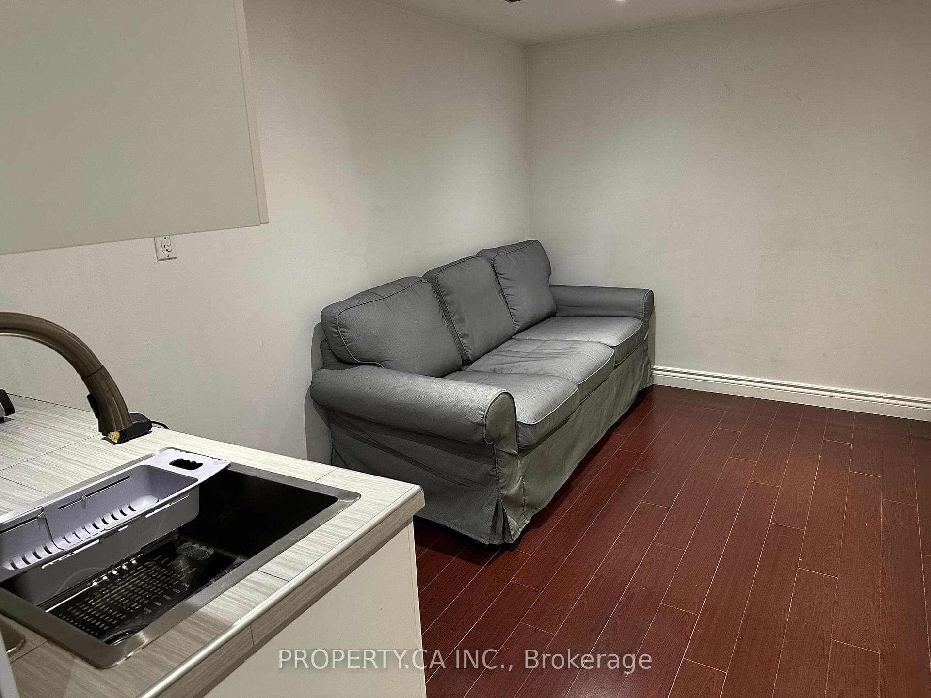 81 Holsworthy Crescent Unit Basement photo 8