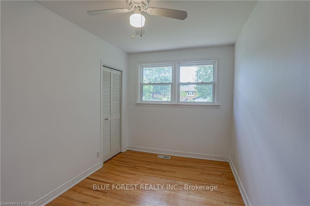 184 Kirkland Crescent photo 16
