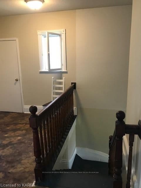 185 SYDENHAM Street Unit B photo 3