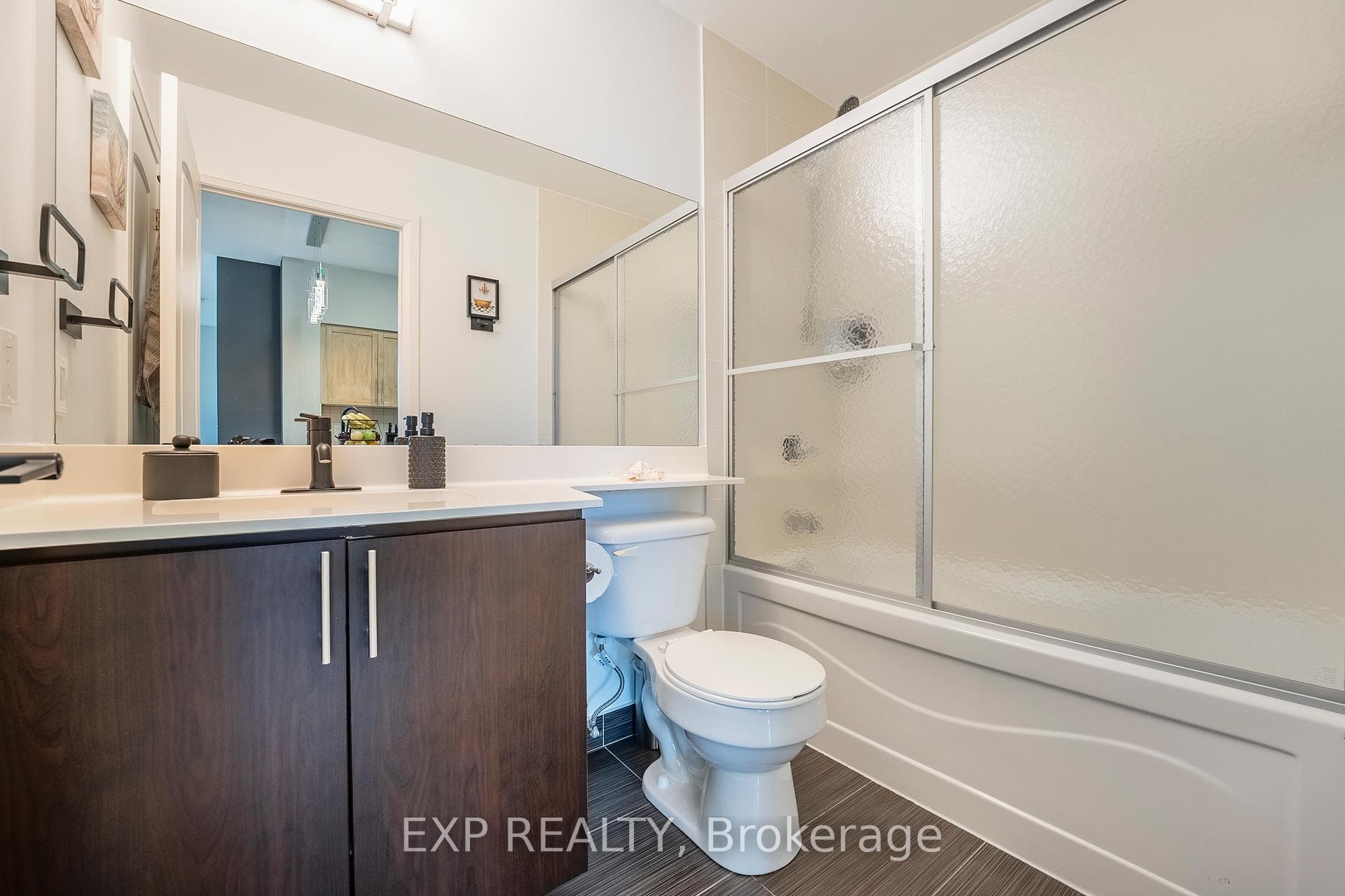 20 North Park Road Unit 105 photo 17
