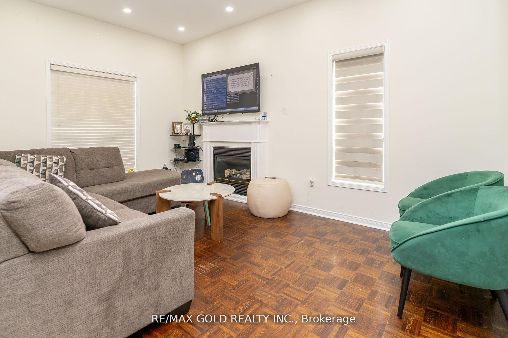 32 Rubysilver Drive photo 8