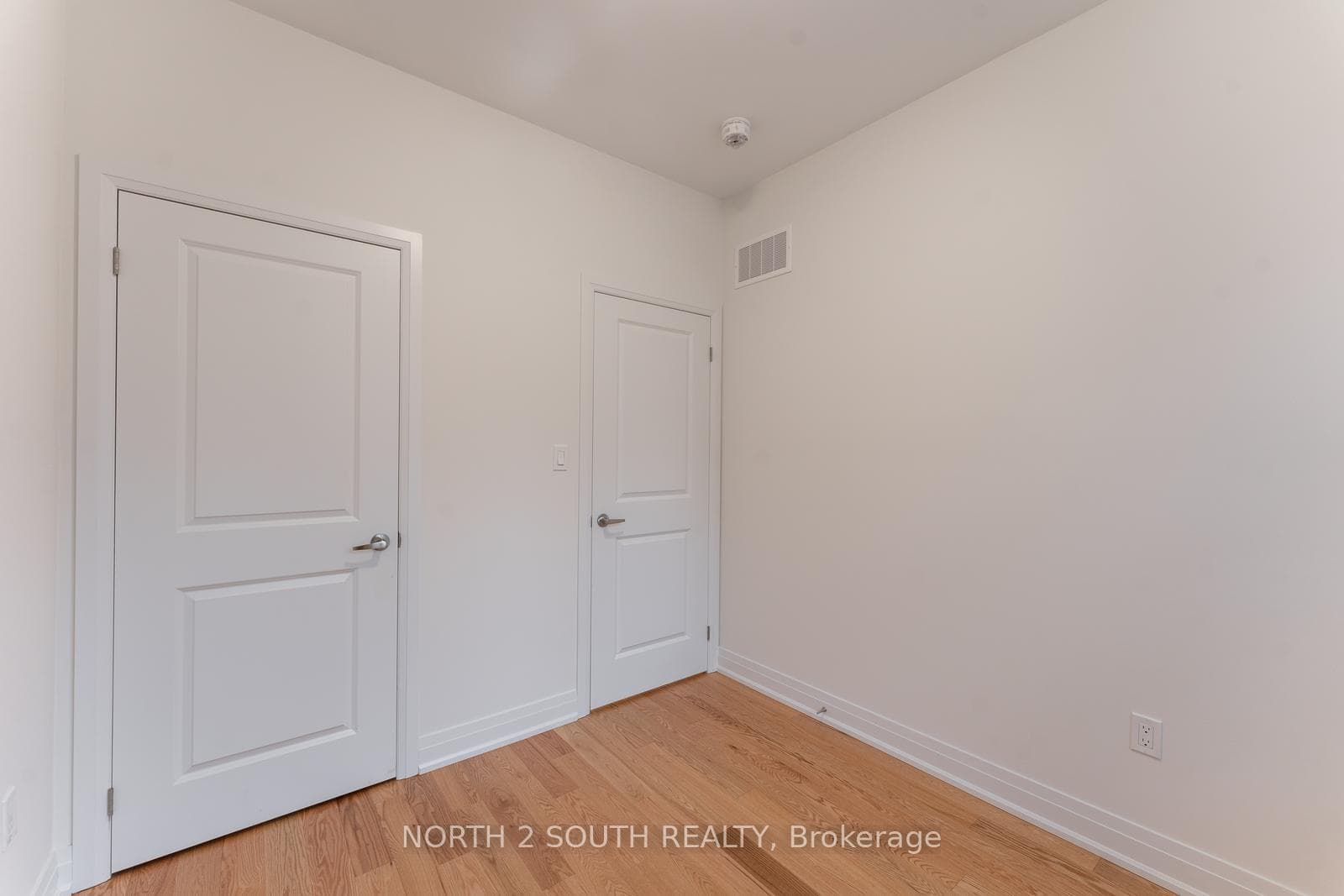 203 Wyndham Street photo 32