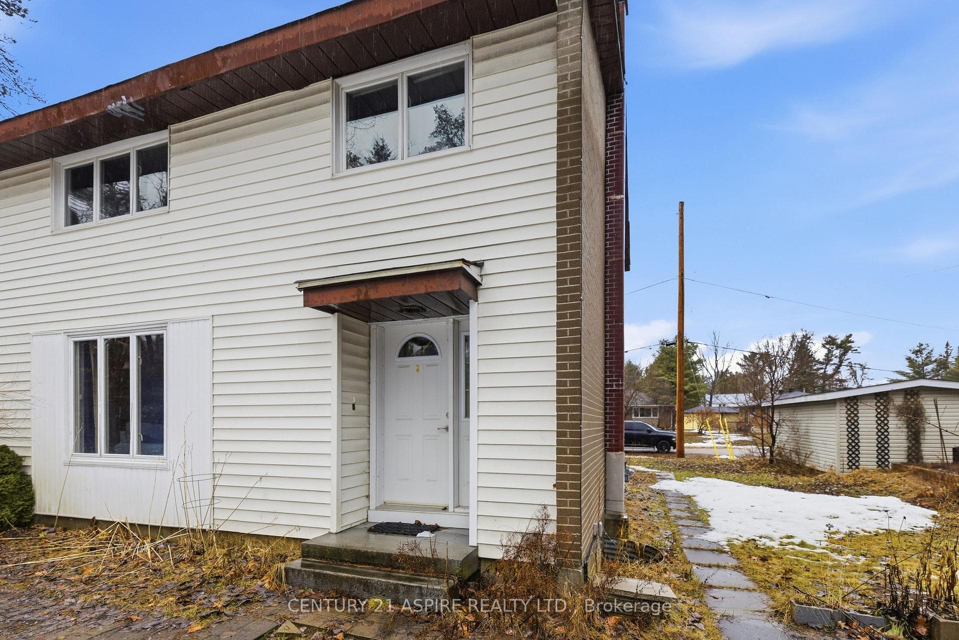 102 Birch Street photo 3