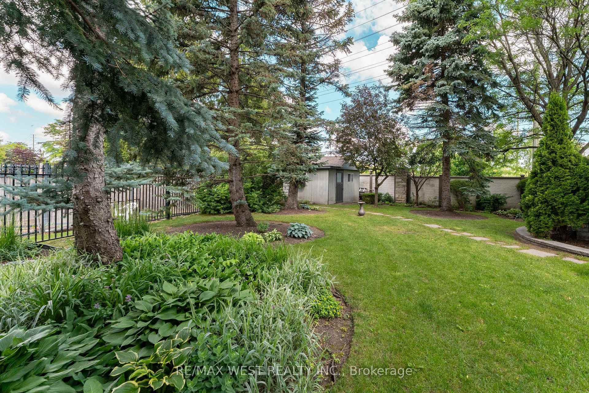 72 Alpha Court photo 36