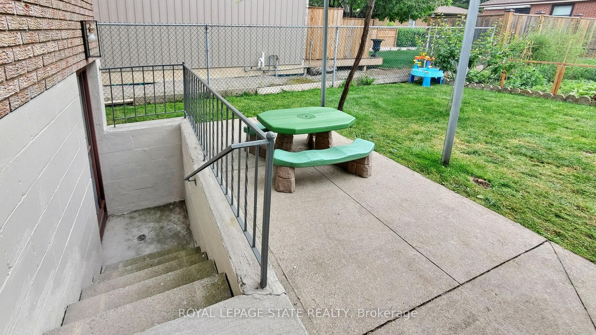 355 Berkindale Drive photo 31
