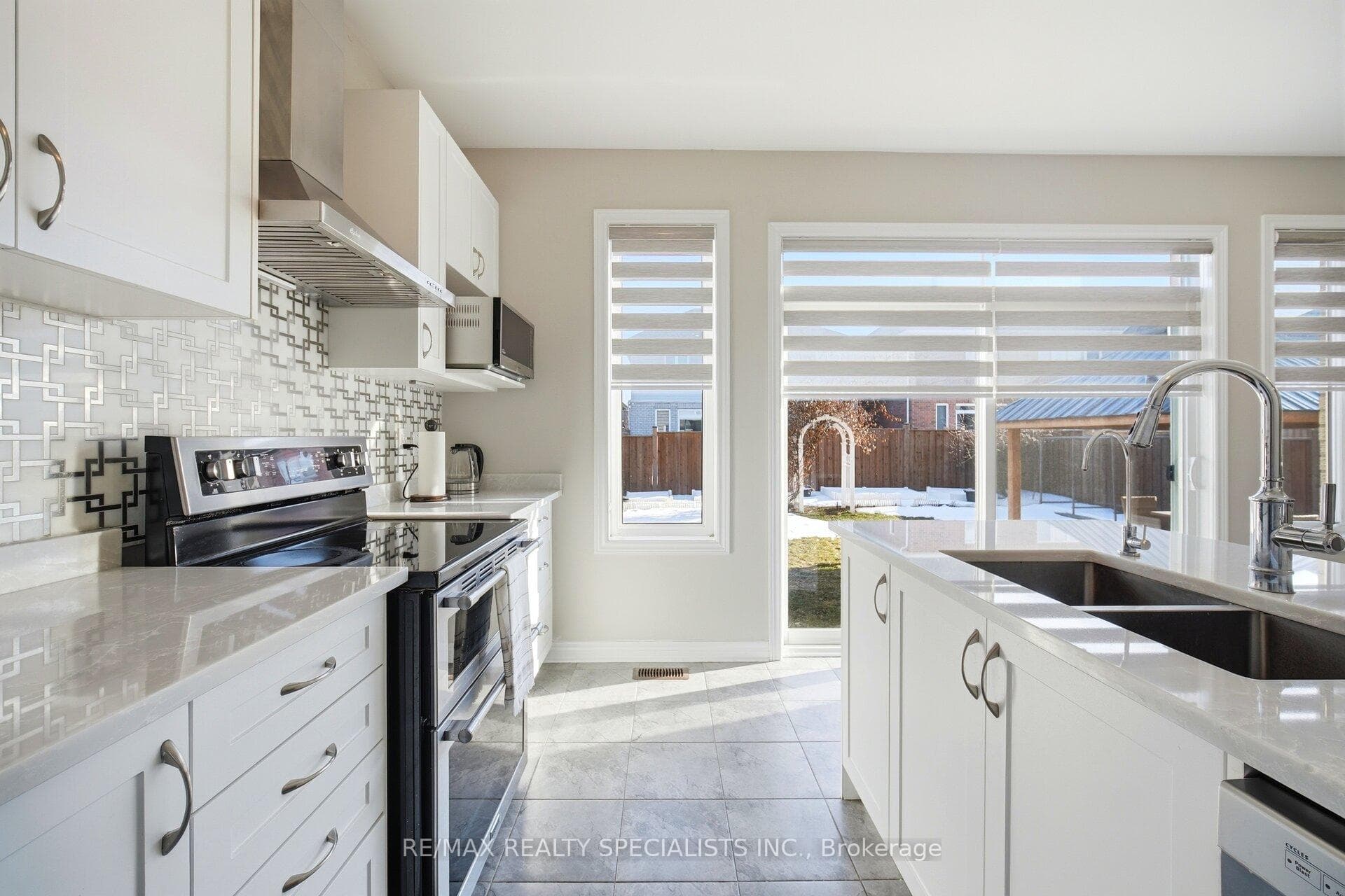4 Oldham Avenue photo 16