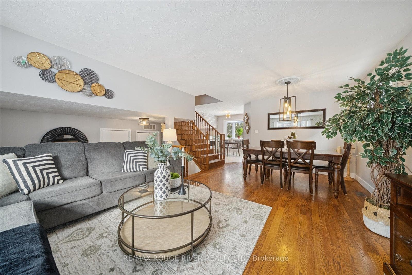 865 Stevenson Road photo 7
