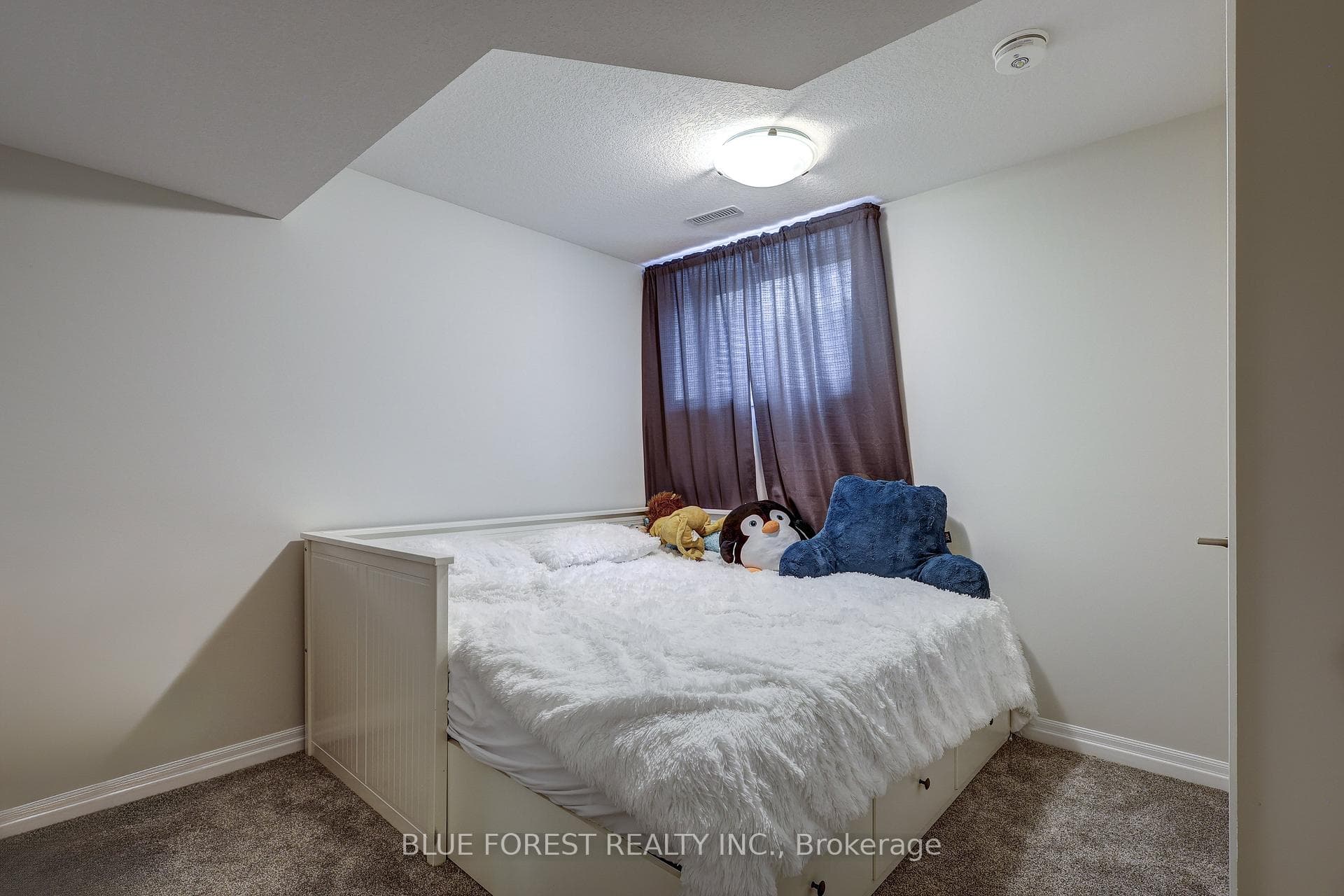 10 Curren Crescent photo 35