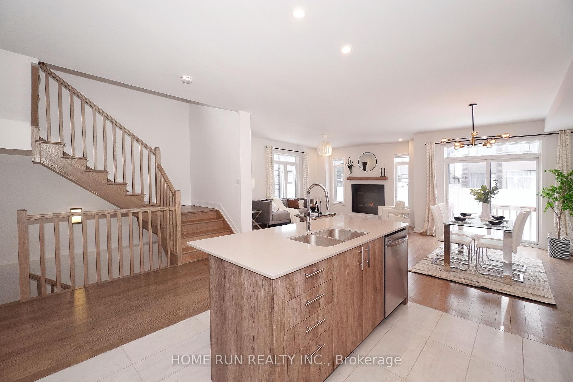1051 HYDRANGEA Avenue photo 12