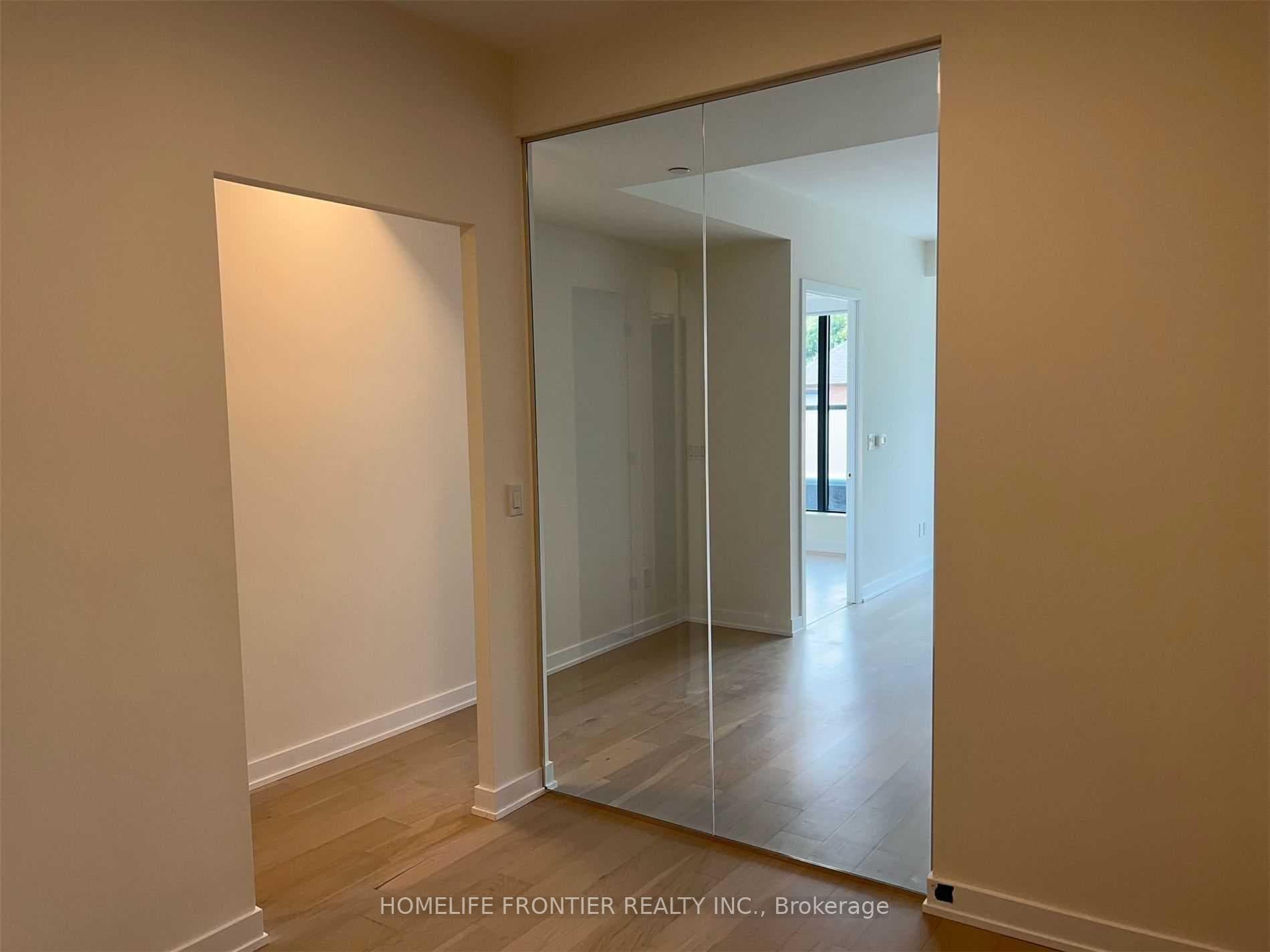 840 St Clair Avenue Unit 419 photo 4
