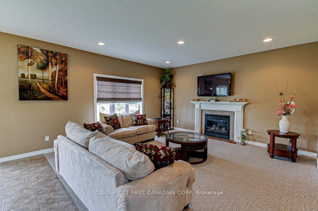 778 LONGWORTH Road photo 41