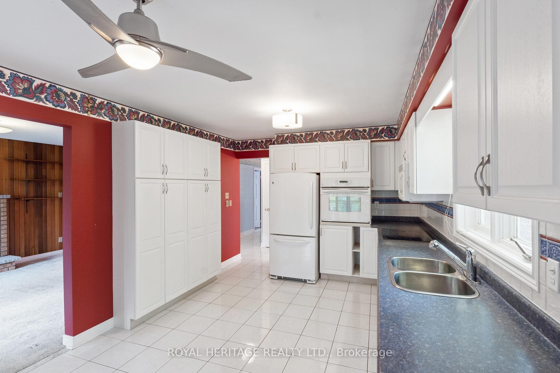 2524 Linwood Street photo 14