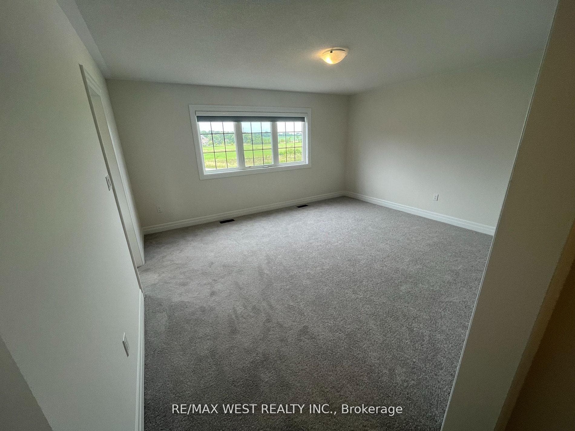 130 Connell Drive photo 32