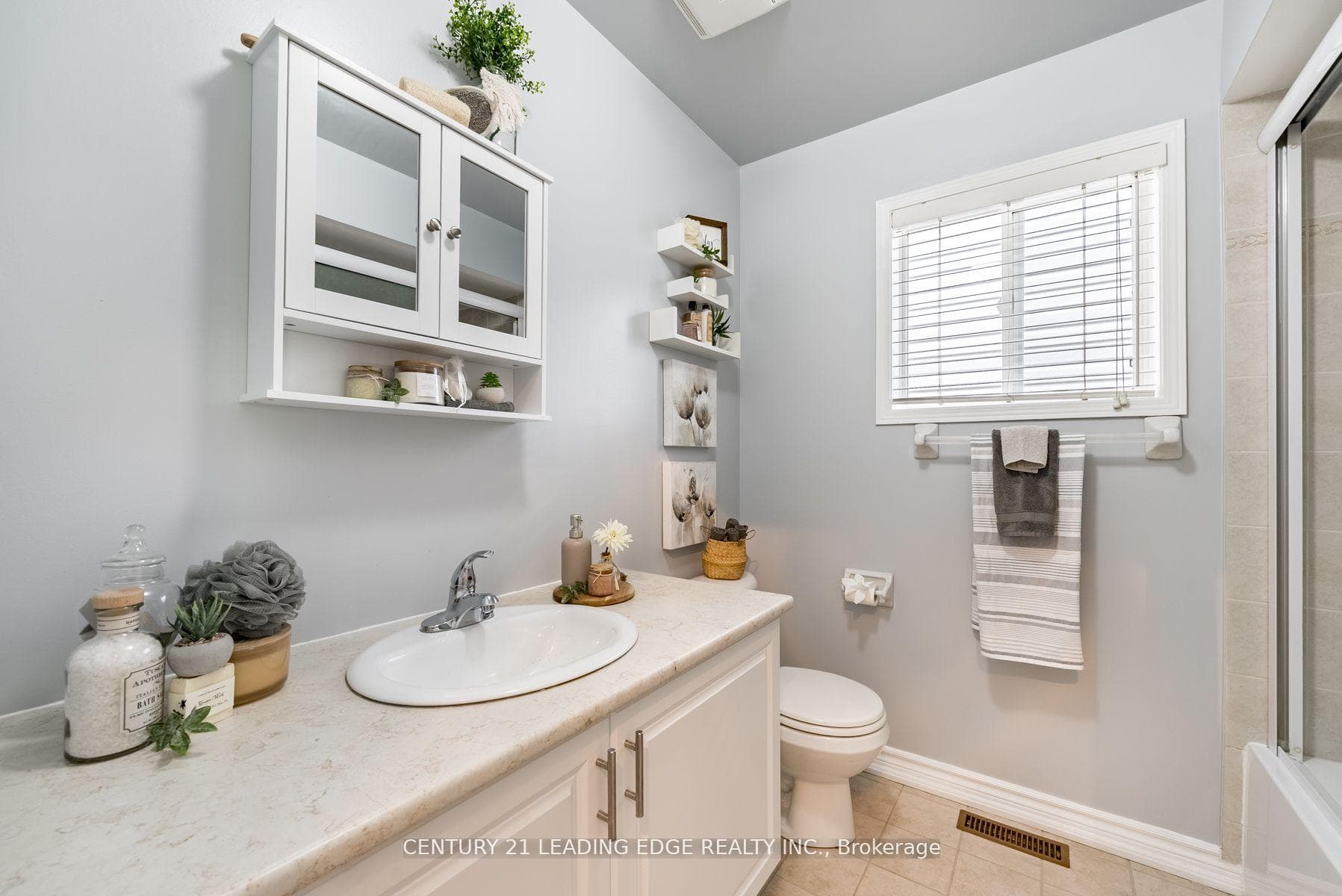 16 Hulley Crescent photo 23