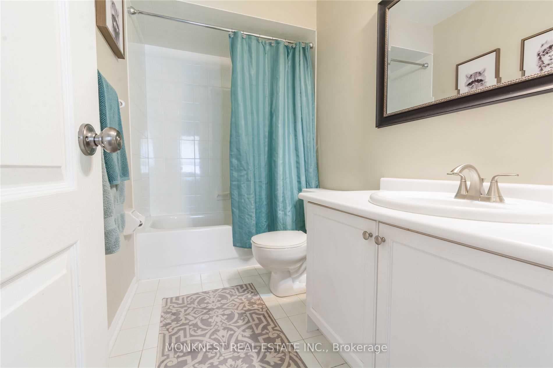 8 Thornlodge Drive photo 27