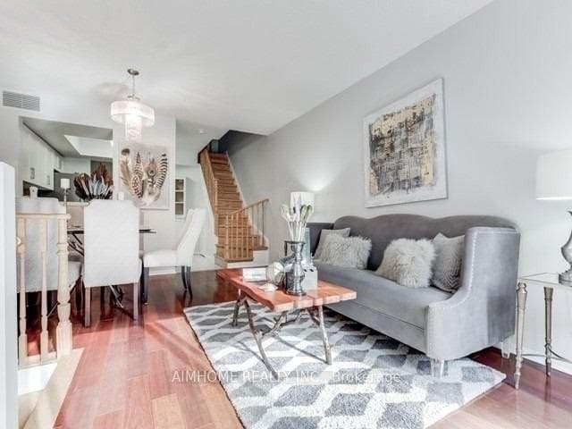 28 Sommerset Way Unit 1530 photo 7