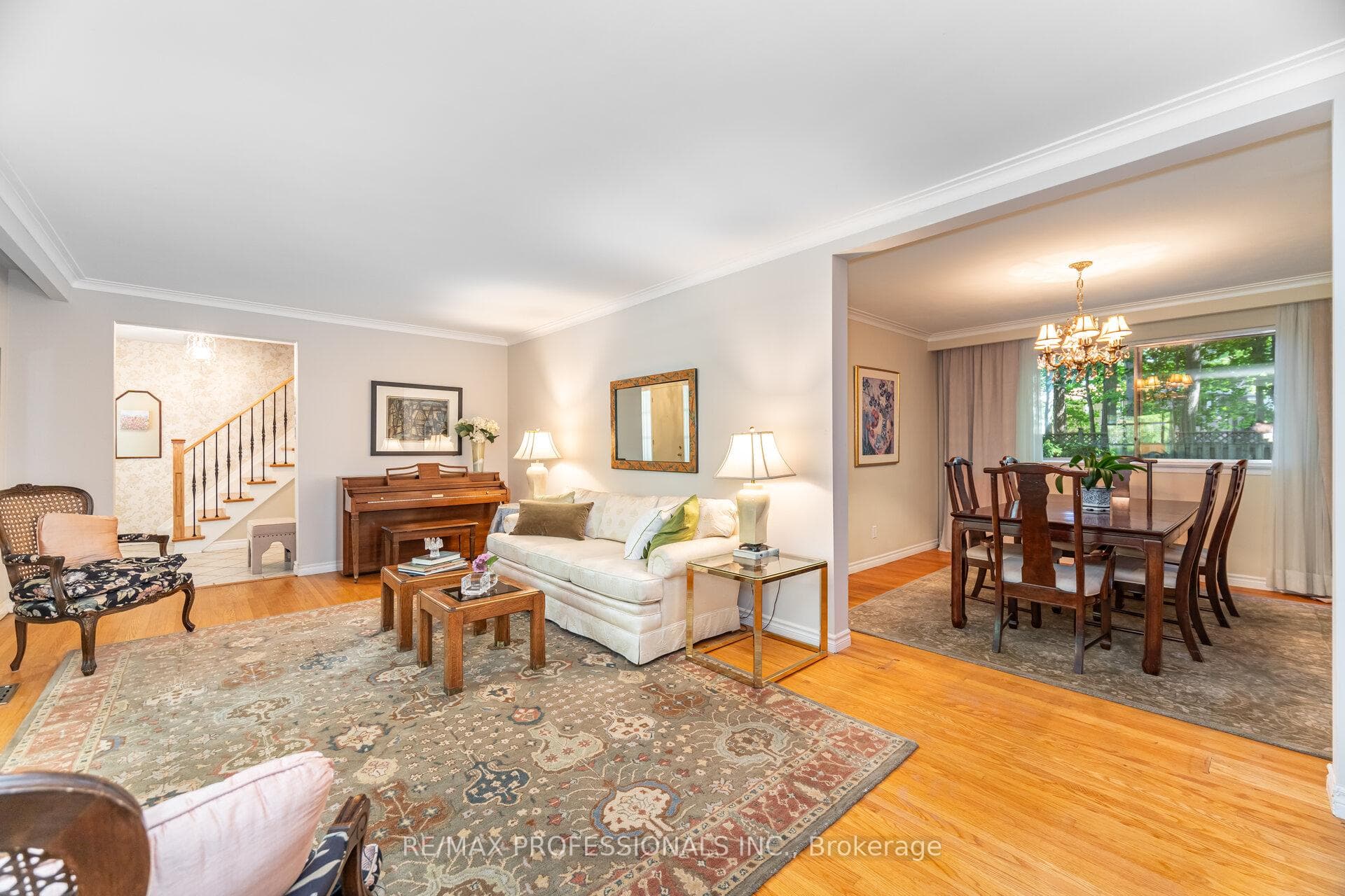 7 Queensborough Crescent photo 9