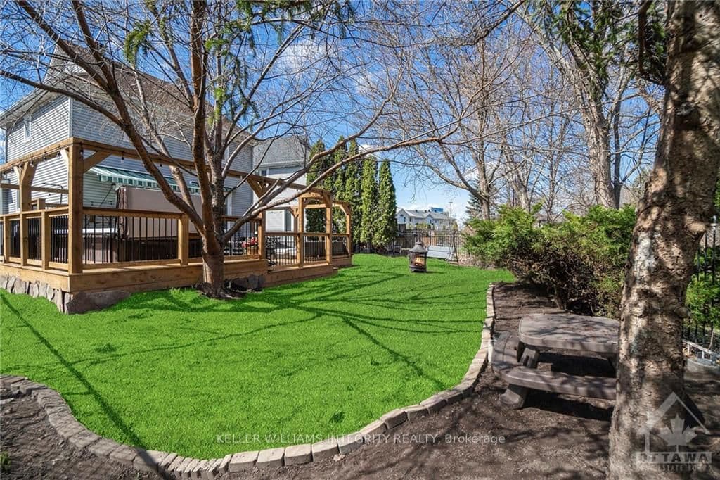 7 ROBERGE Crescent photo 24