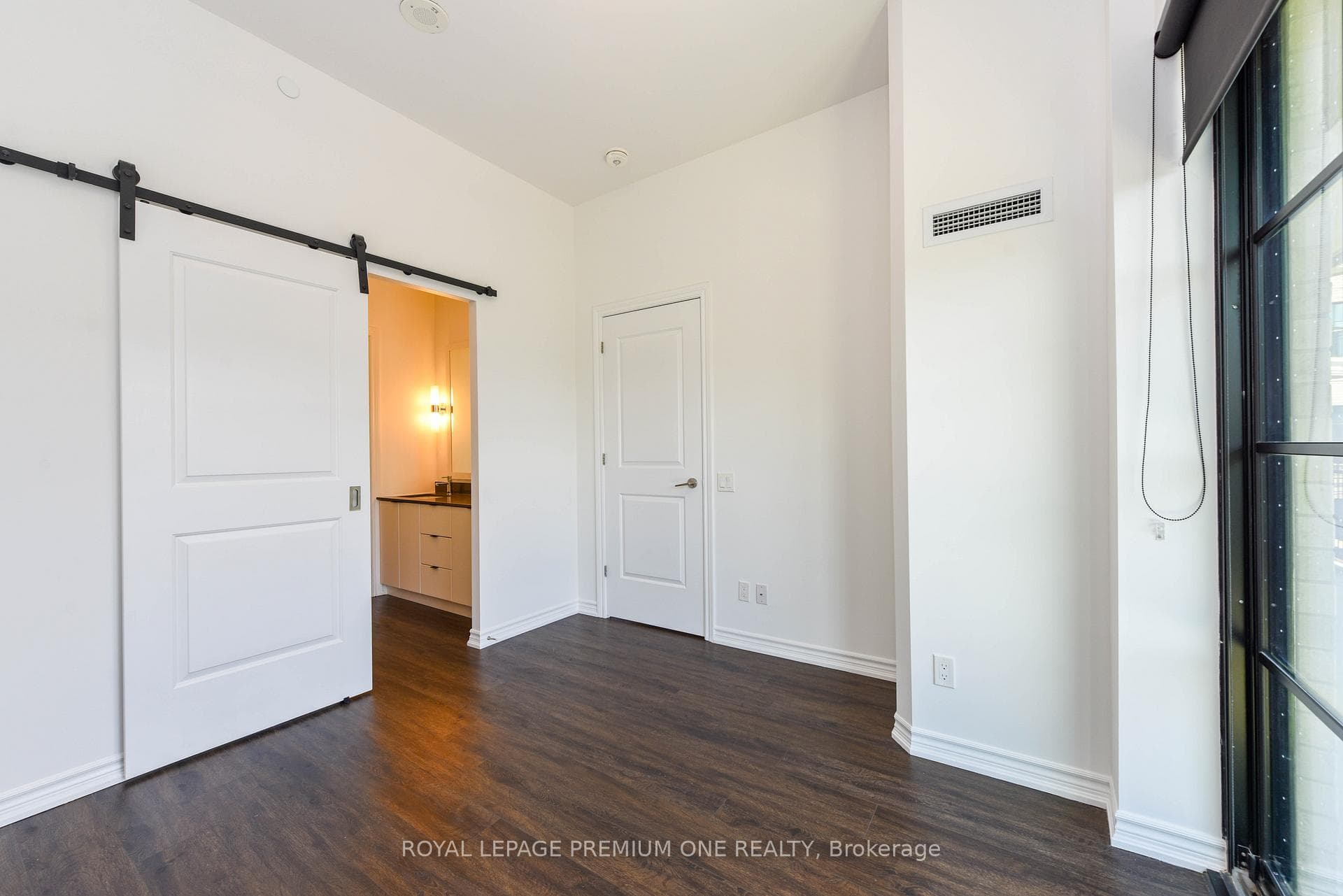 571 Prince Edward Drive Unit 303 photo 11
