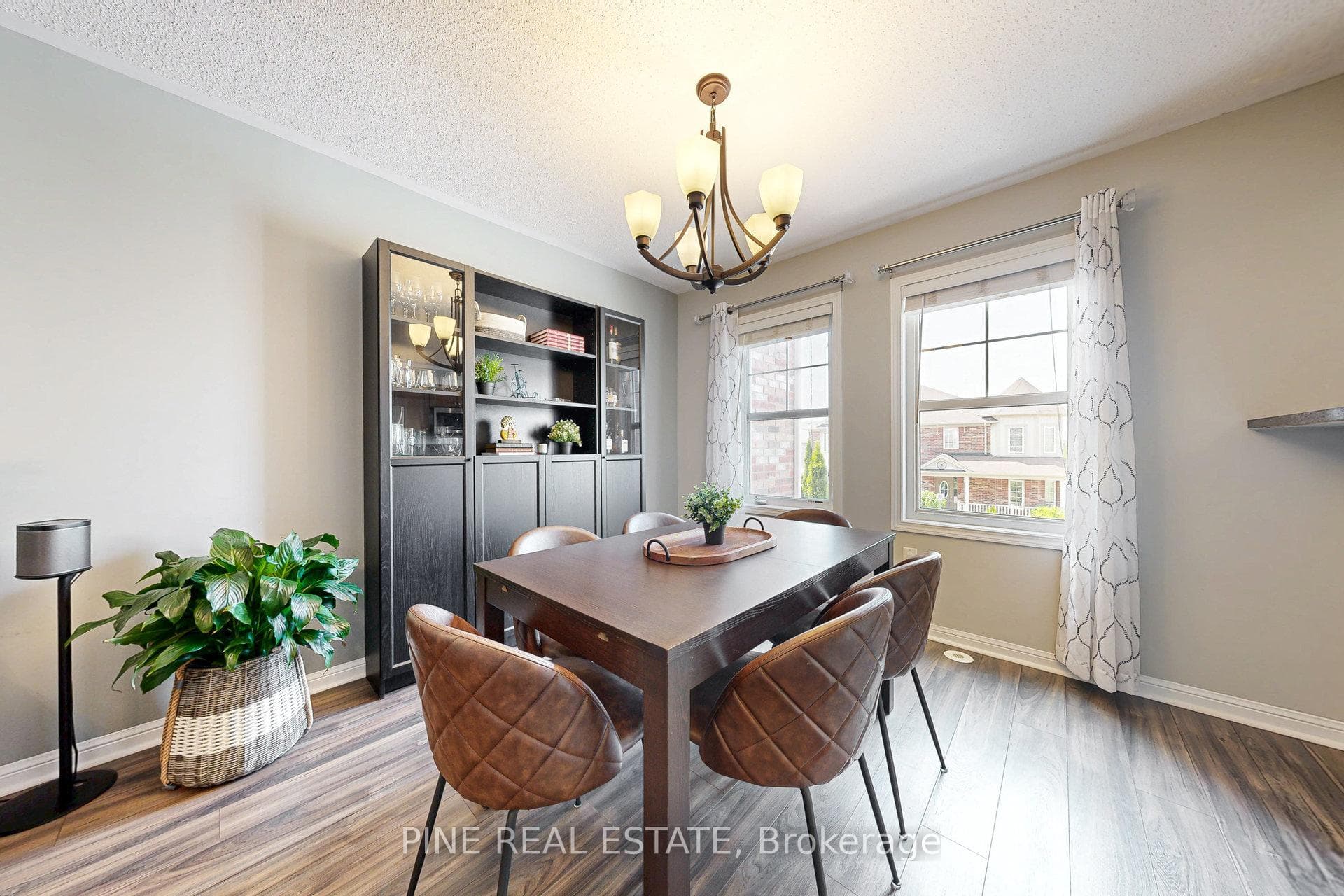 649 SPEYER Circle photo 19