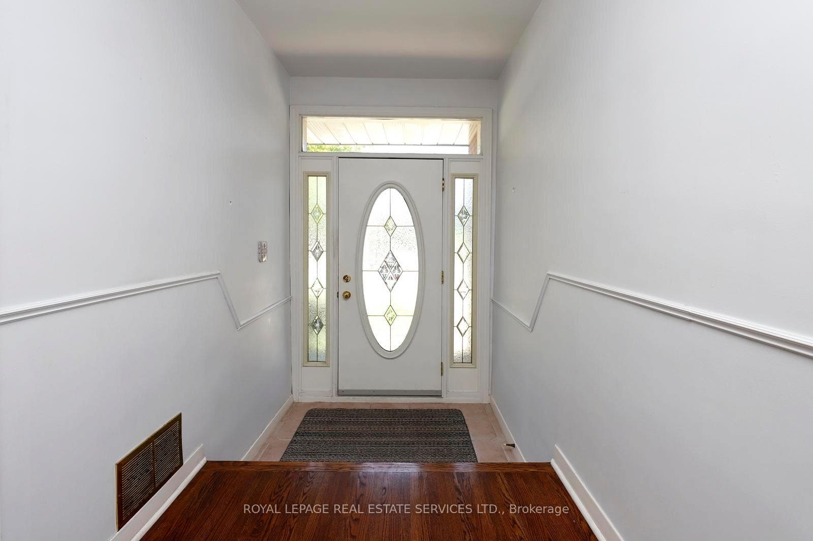 1492 Hillgrove Road photo 4