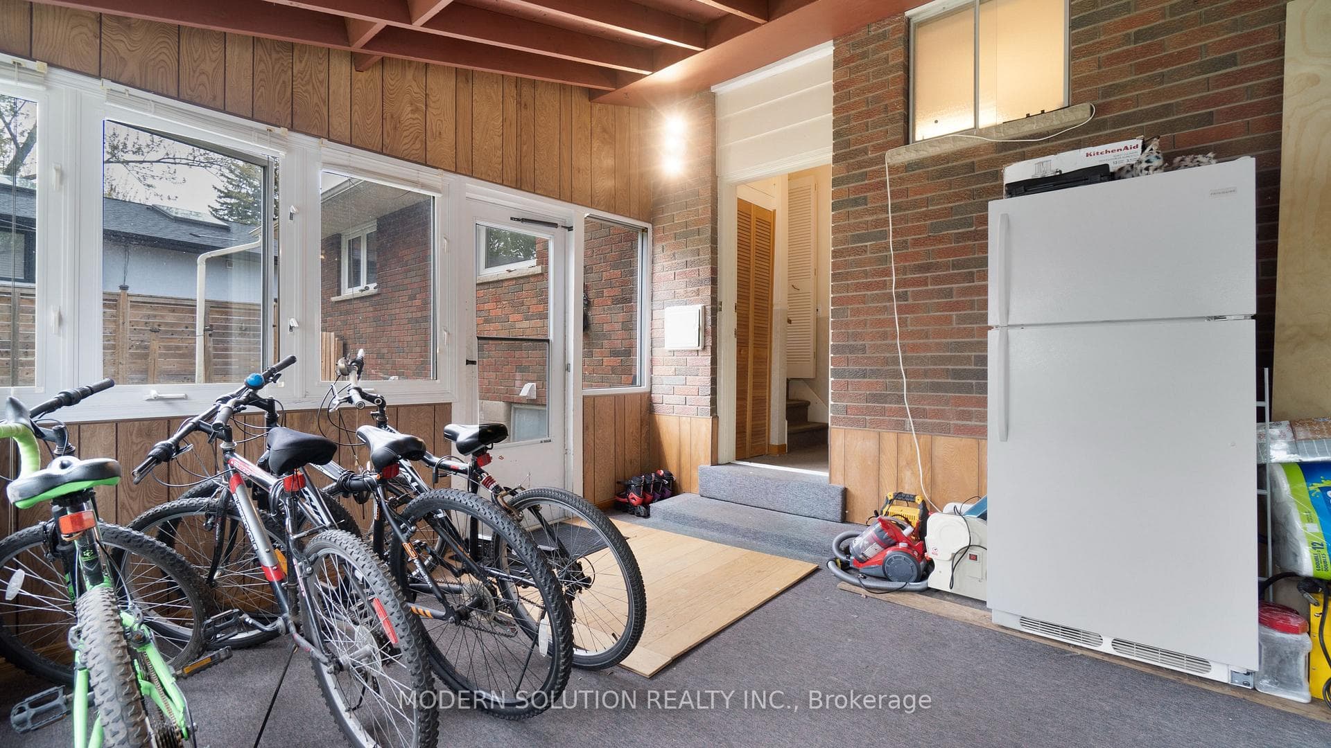 314 Strathcona Drive photo 35