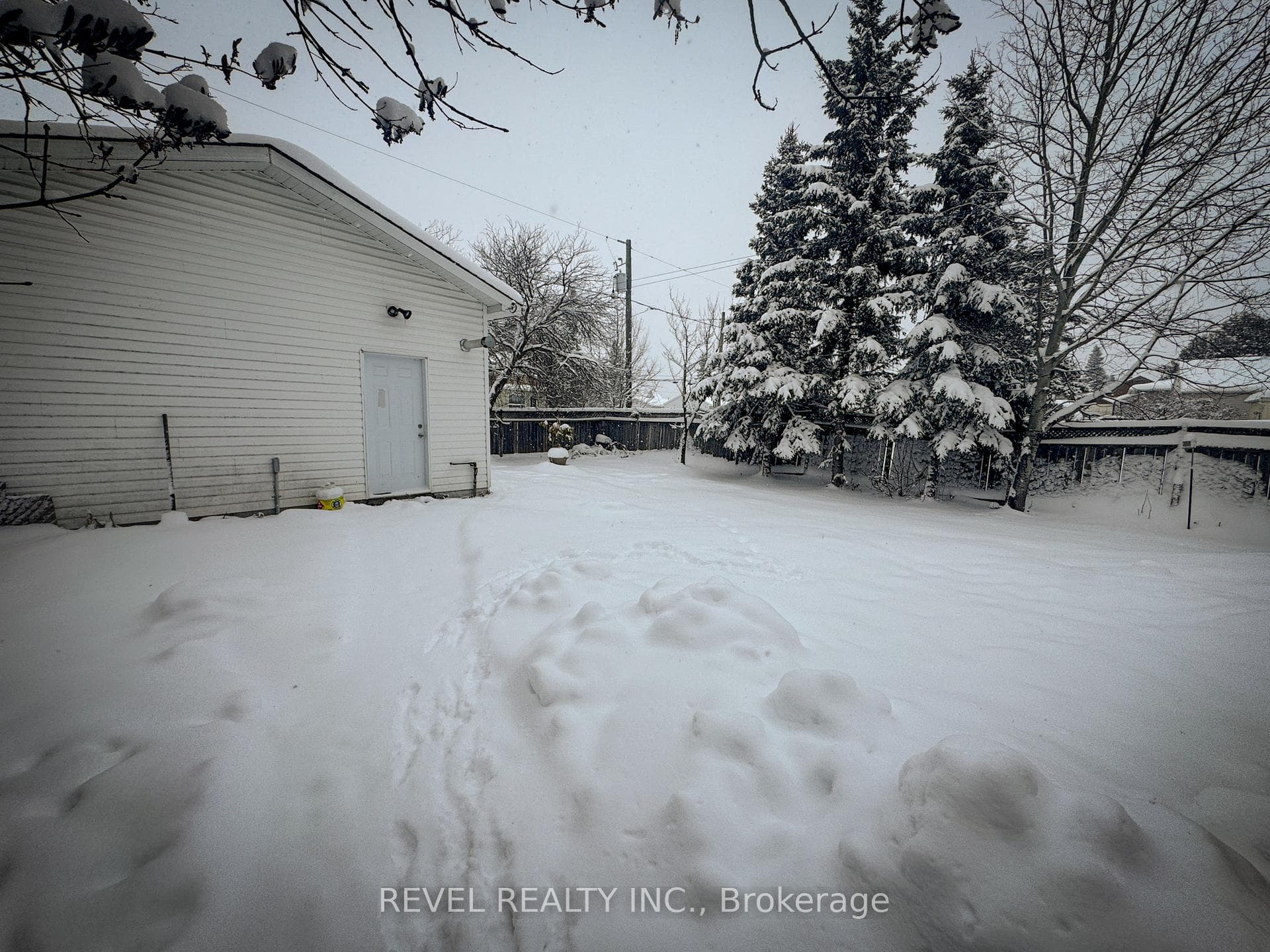 140 Carlin Avenue photo 16