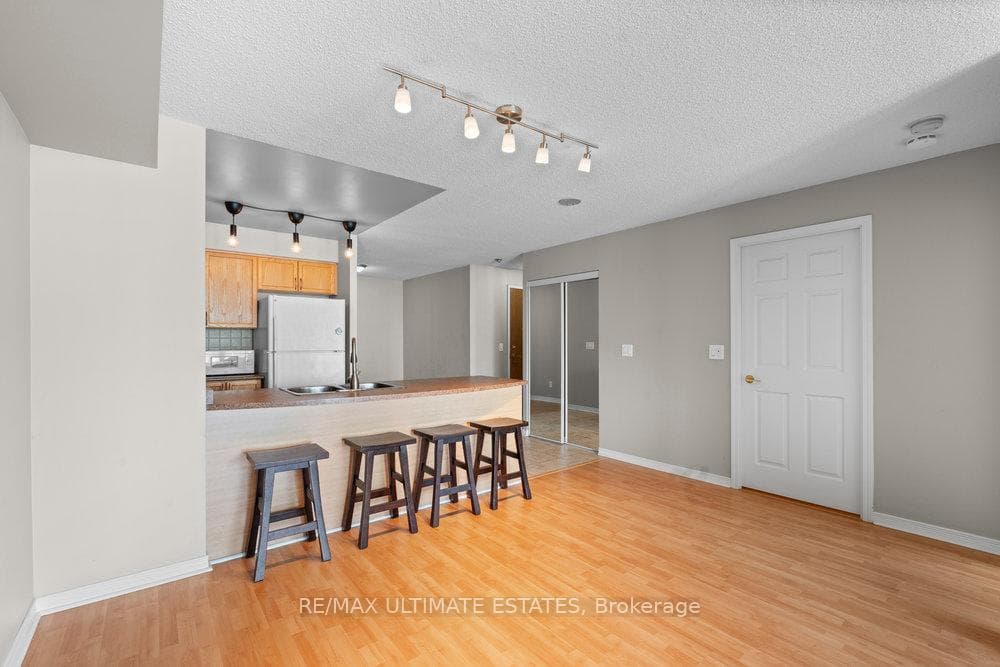 5500 Yonge Street Unit 1511 photo 15