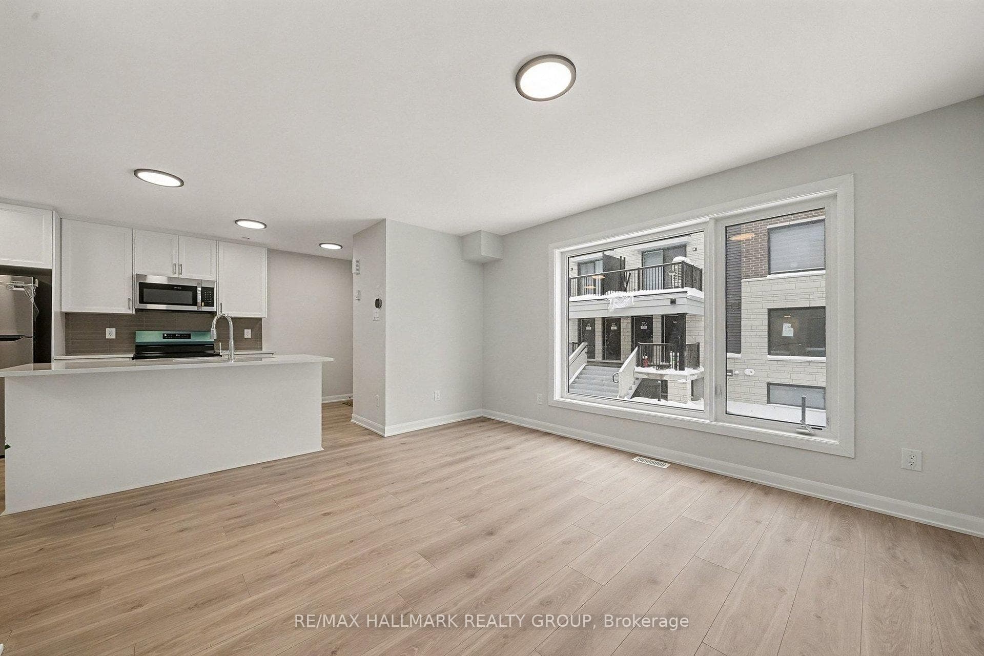 401 Glenroy Gilbert Drive Unit 5 photo 3
