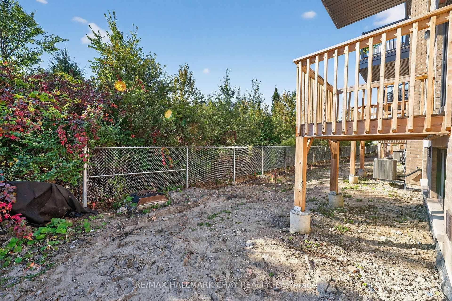 22 Blue Forest Crescent photo 26