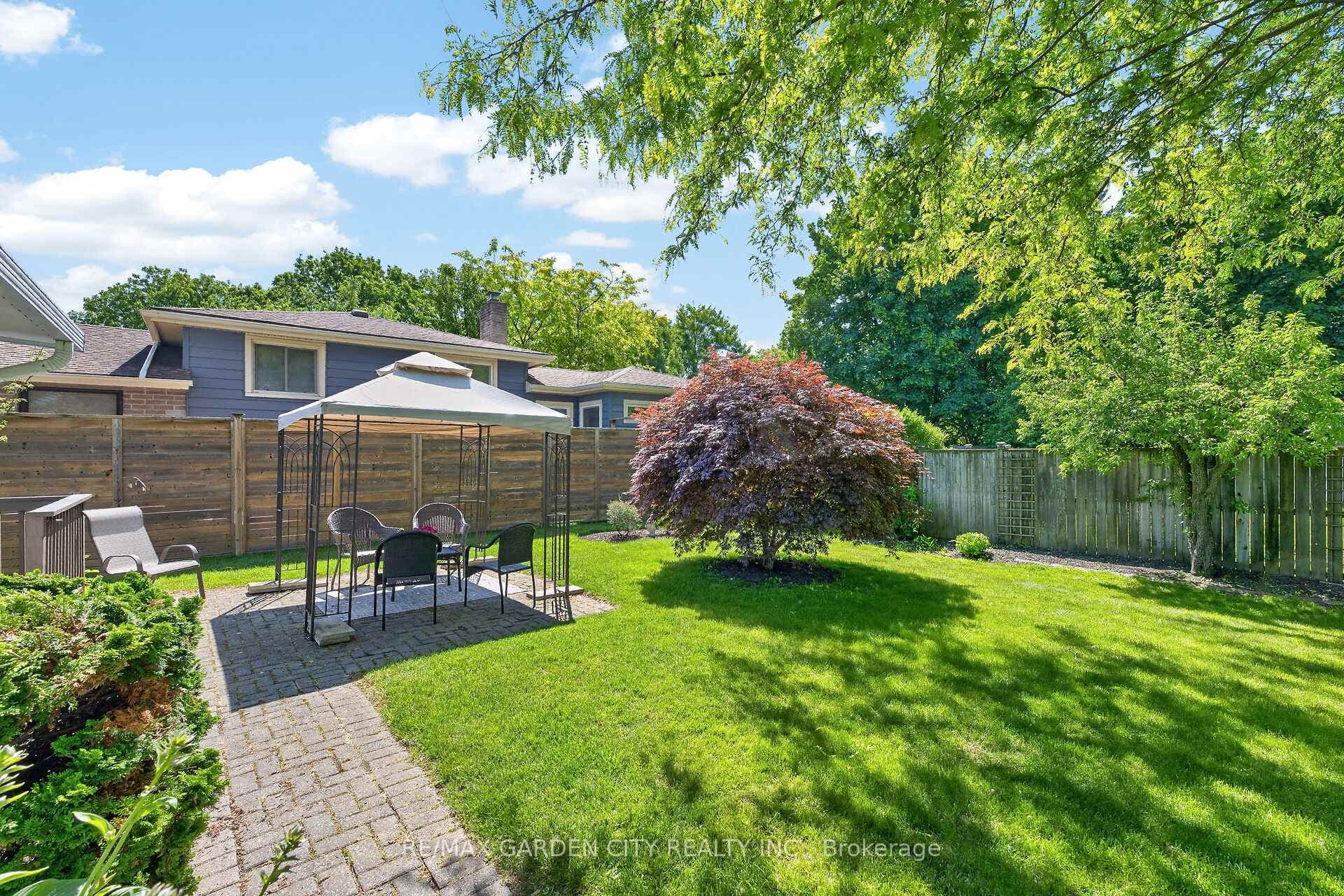 6 BARBARA Place photo 30