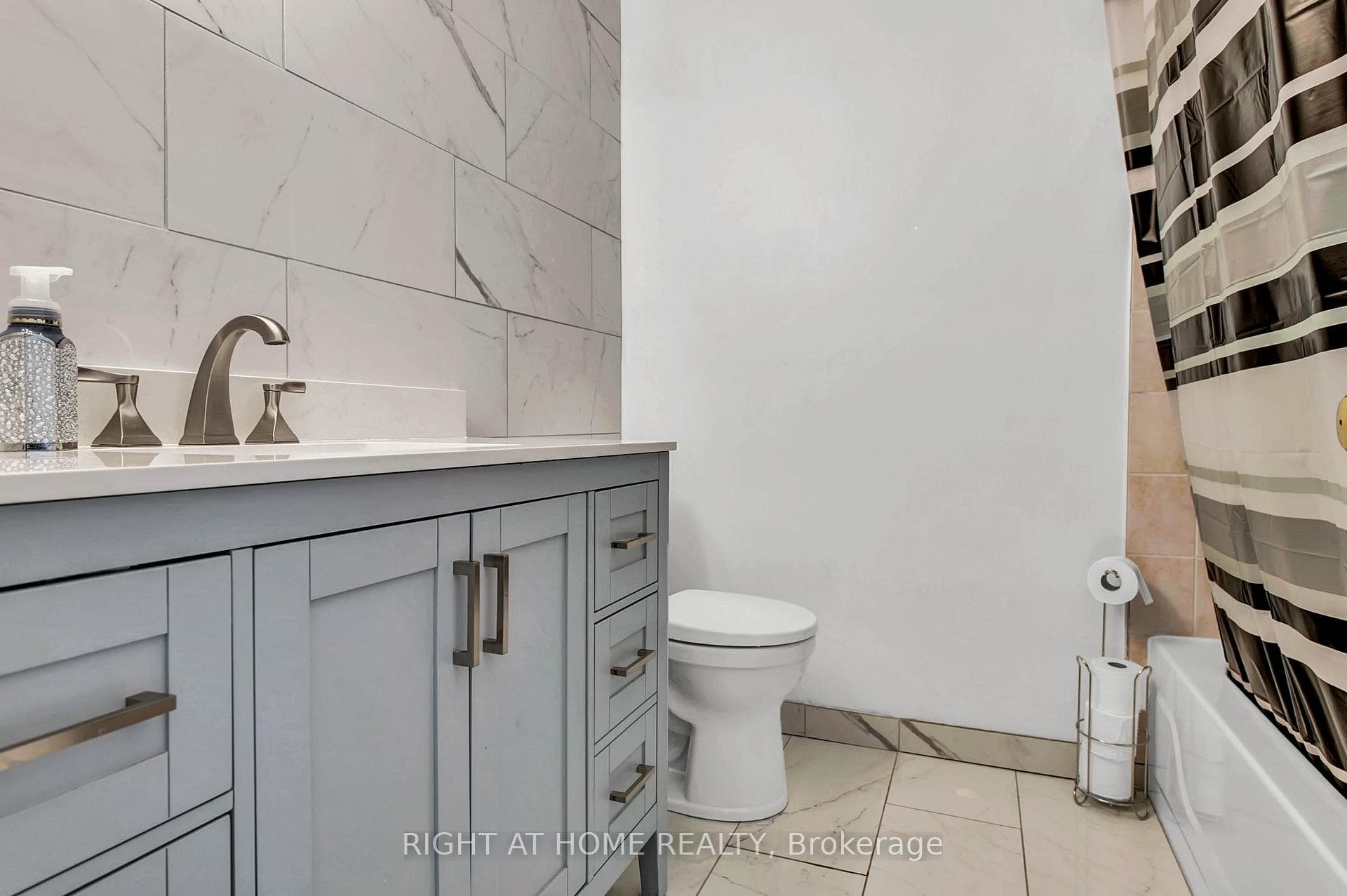 10 GADWALL Avenue photo 22
