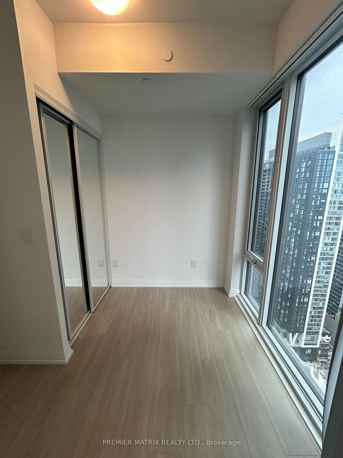 8 Widmer Street Unit 4003 photo 16