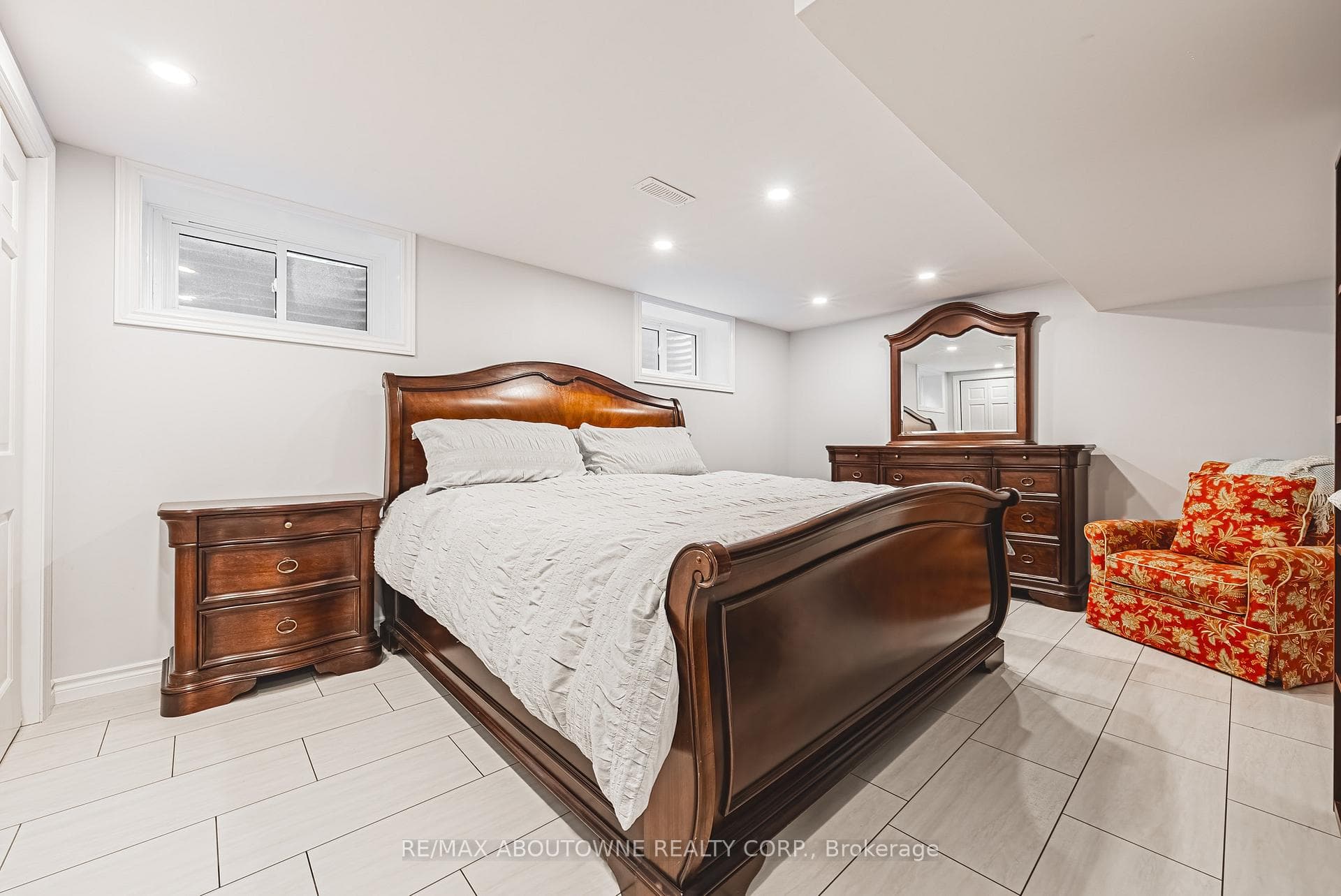 351 Primrose Place photo 33