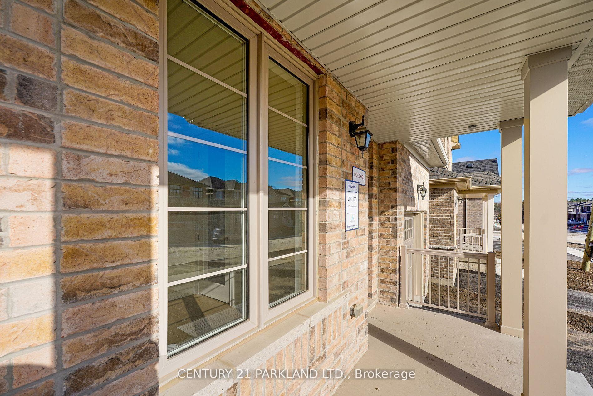 1352 Davis Loop photo 3