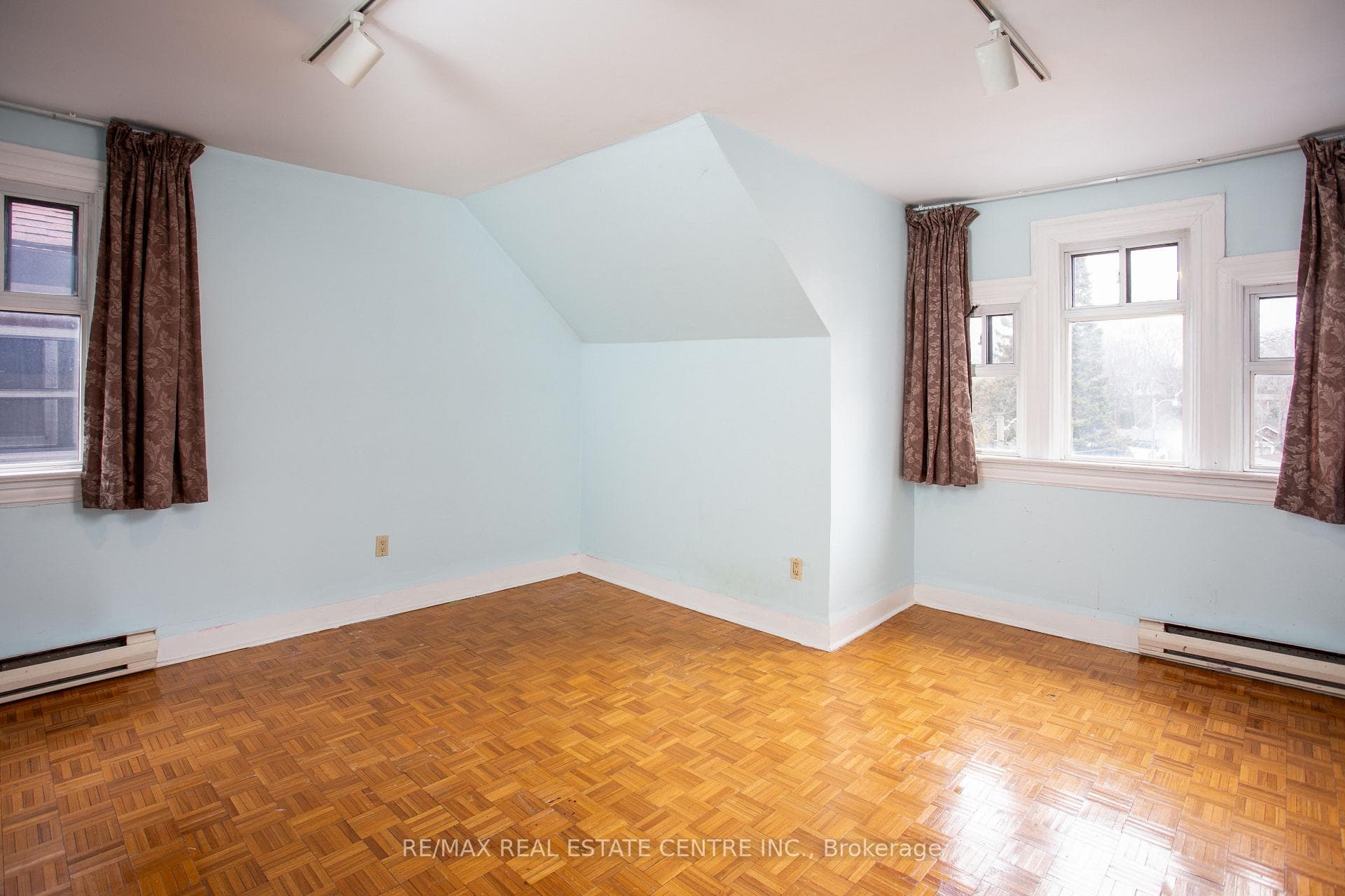213 Indian Road photo 16