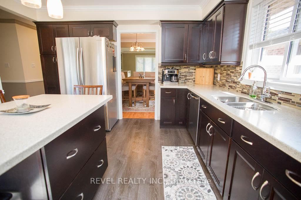 86 Viscount Road photo 9