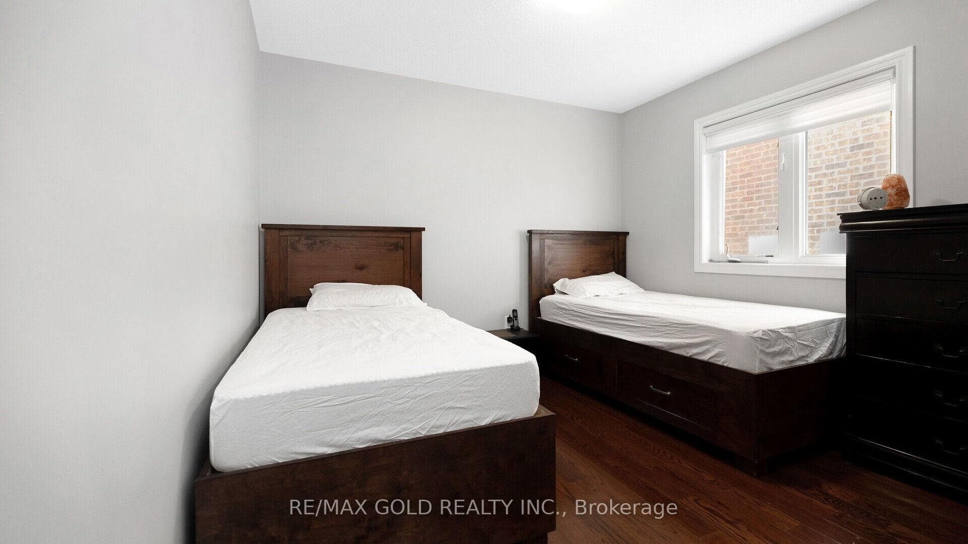 4 Learmont Avenue photo 18