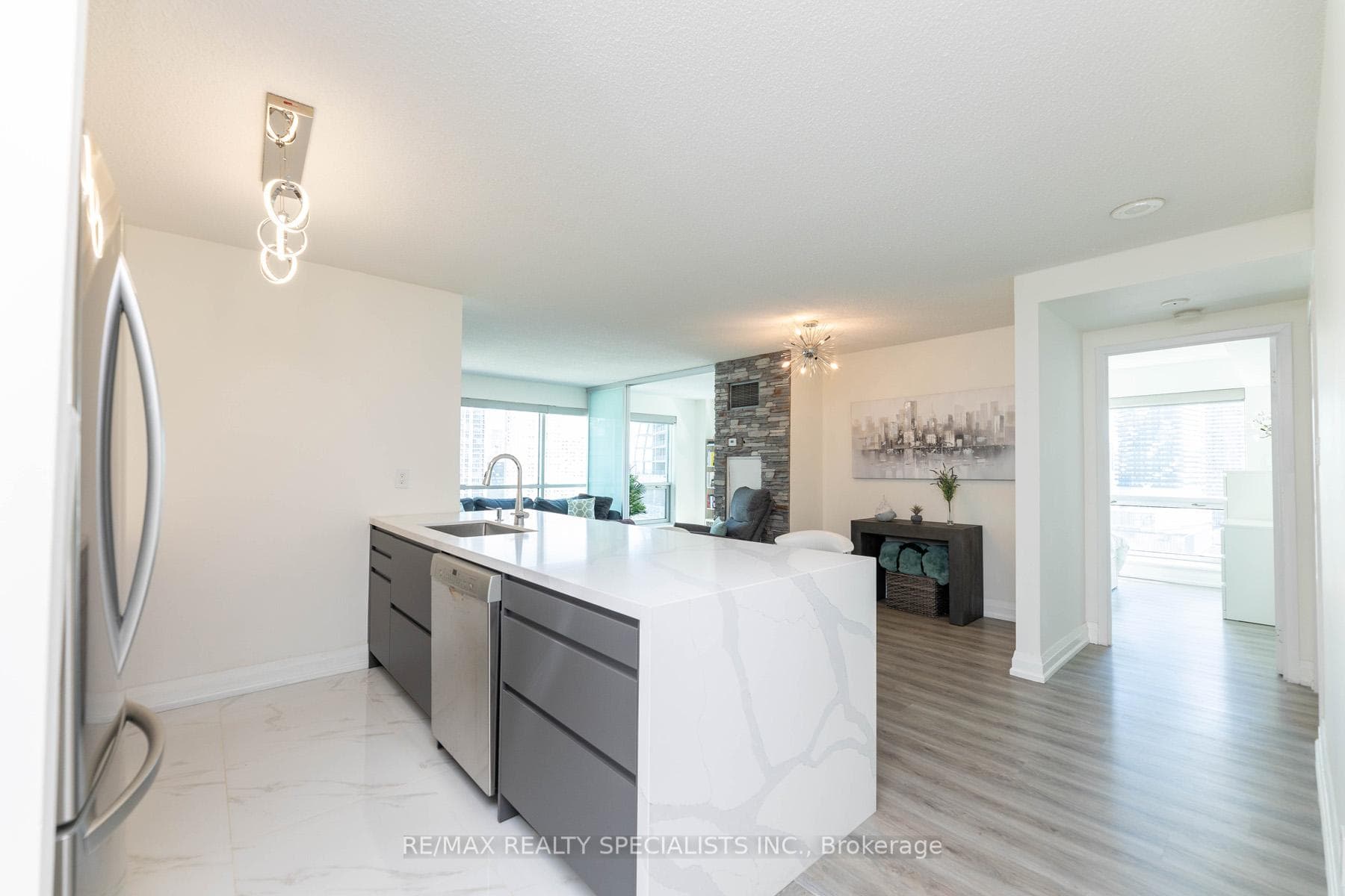 10 YONGE Street Unit 1807 photo 7