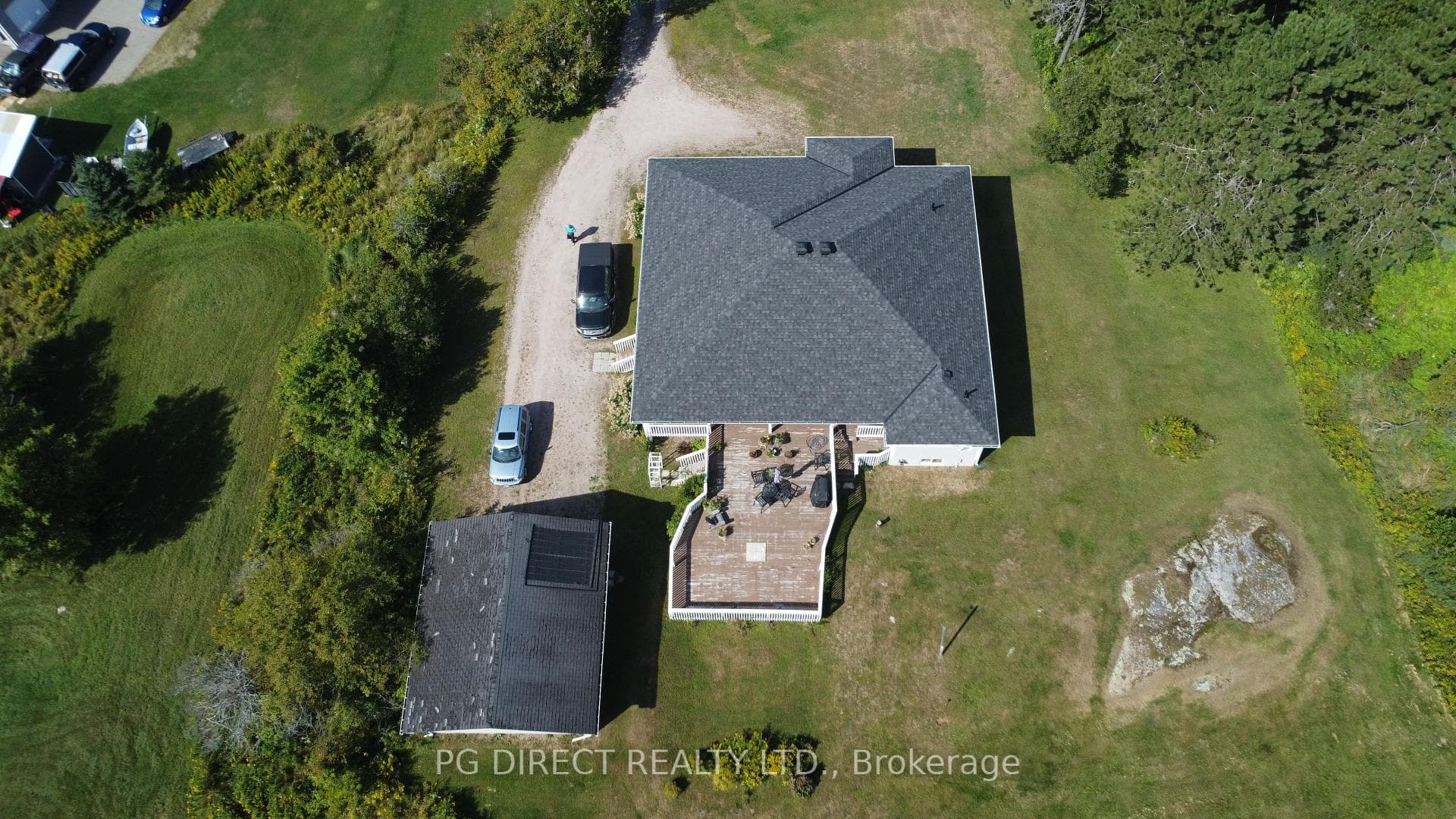 270 Pinecreek Crescent photo 20