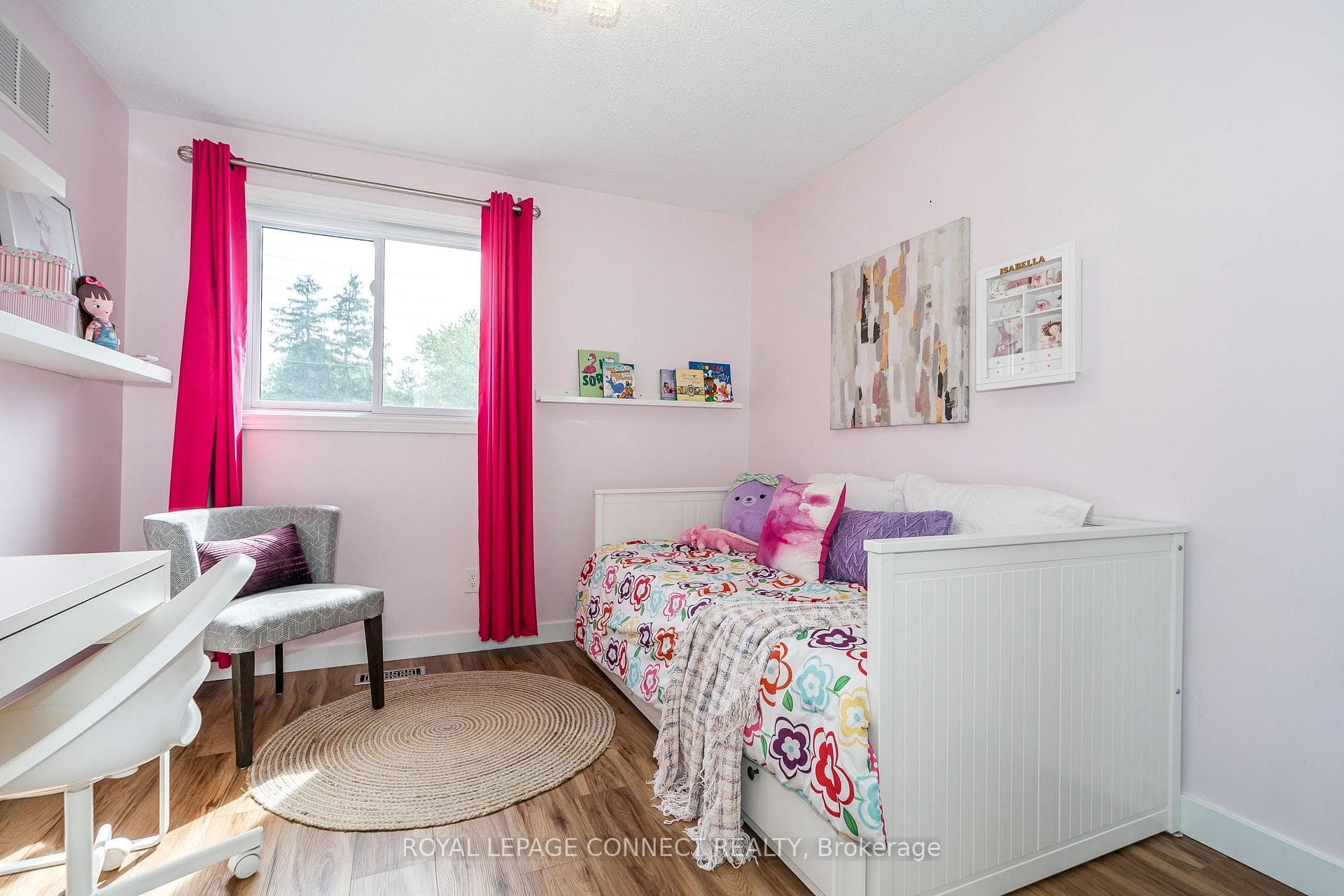 139 Adele Crescent photo 15
